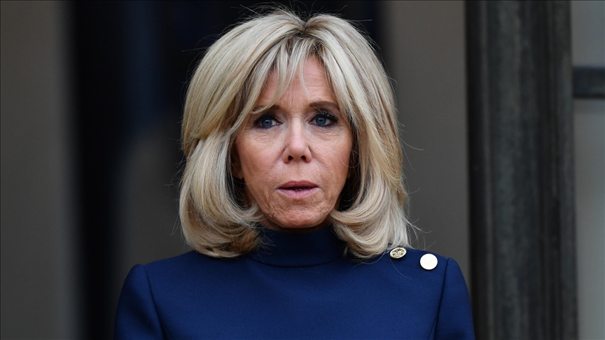 Brigitte Macron présente ses excuses après avoir insulté des militantes féministes