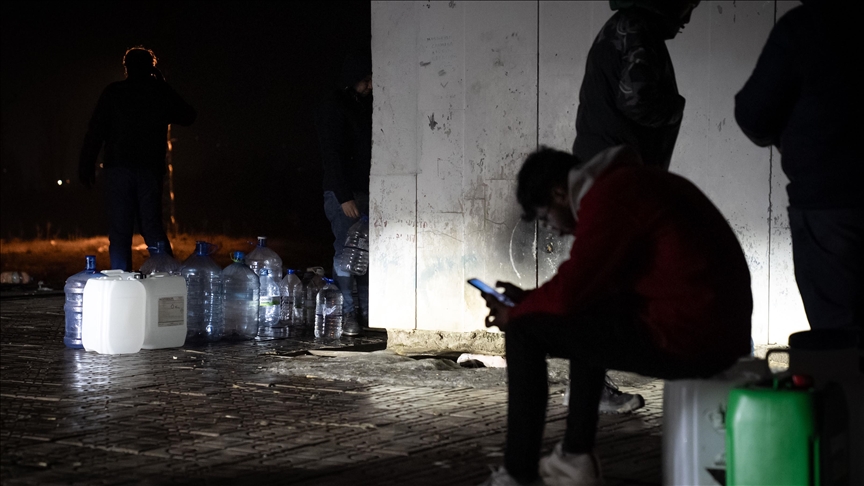 Başkentte kesintiler nedeniyle içme suyu çeşmelerden sağlanıyor