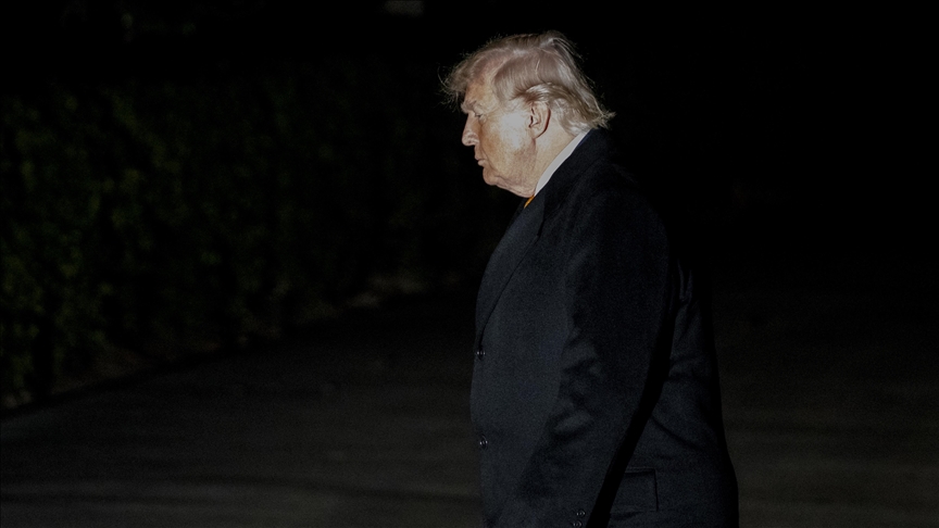 Trump envisage des droits de douane contre les pays achetant du pétrole russe