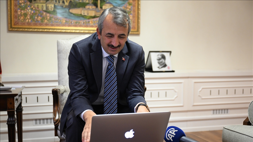 Edirne Valisi Yunus Sezer, favori AA karelerini seçti