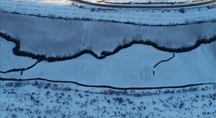 Li Mêrdînê hewzeya Çemê Sitewrê ya bi berfê spî bû bi dronê hat kişandin