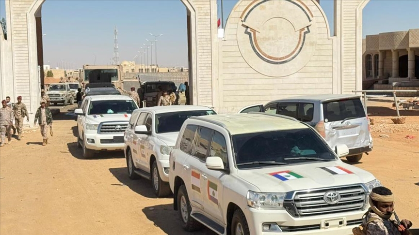 محافظ حضرموت يعلن نجاح عملية "استلام المعسكرات" من قوات "الانتقالي"