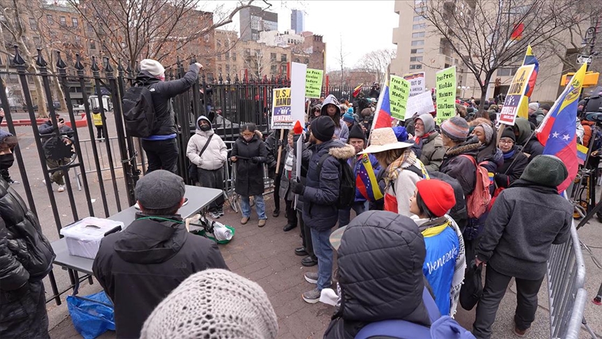 Pristalice Madura okupile se ispred suda u New Yorku