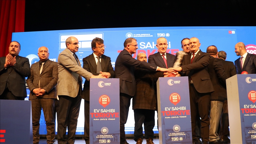 Yüzyılın Konut Projesi kapsamında Van'da yapılacak konutların hak sahipleri kurayla belirlendi