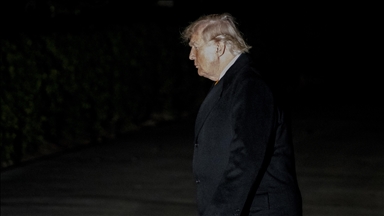 Trump envisage des droits de douane contre les pays achetant du pétrole russe