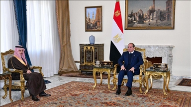 Presidenti i Egjiptit takon ministrin e Jashtëm saudit mes përshkallëzimit të situatës në Jemen