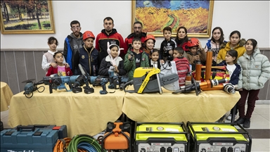 Depremzede gençlerden oluşan 90 kişilik tim olası afetlerde "hayat kurtarmaya" hazır