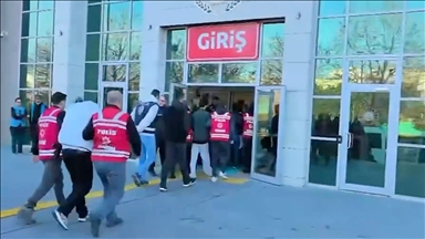 Tekirdağ merkezli 10 ilde "oto yedek parçası" satma vaadiyle dolandırıcılık yapan suç örgütüne operasyon