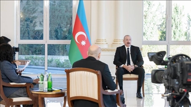 Ильхам Алиев: каждая страна в первую очередь должна укреплять свой военный потенциал, свою безопасность