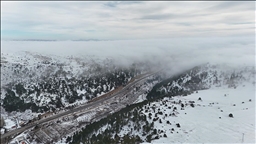 Sertavul Geçidi'ndeki kar ve sis havadan görüntülendi