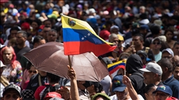 Mbështetësit e Maduros protestojnë në Karakas mes zhvillimeve politike në Venezuelë