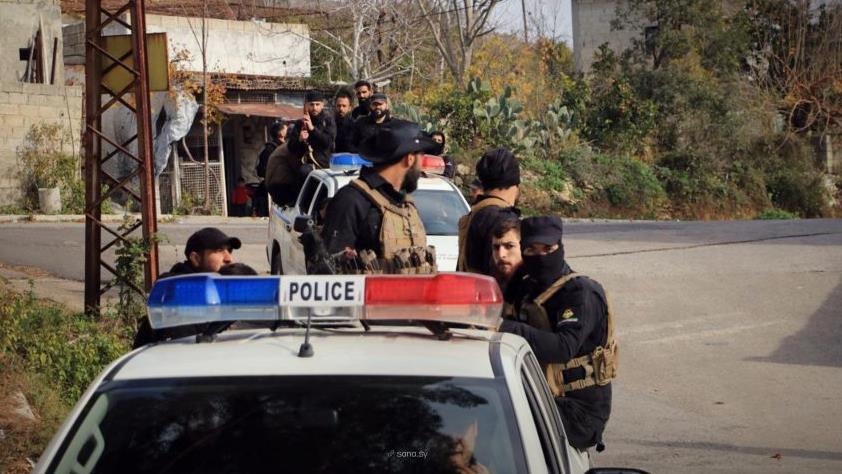 سوريا.. إصابة 5 عناصر أمن بعملية ضد "خارجين عن القانون"