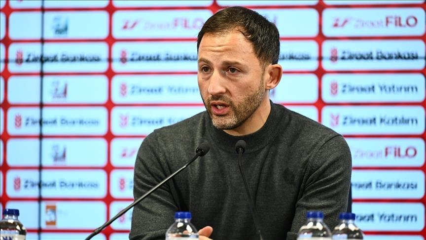 Rahênerê Teknîkê yê Fenerbahçeyê Domenîco Tedesco: "Pêşbirkeke baş wê çêbibe û em ji bo vê pêşbirkê amade ne"