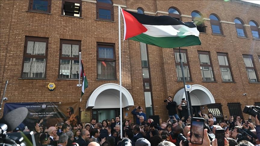 Britania përshëndet vendosjen e marrëdhënieve të plota diplomatike me Palestinën