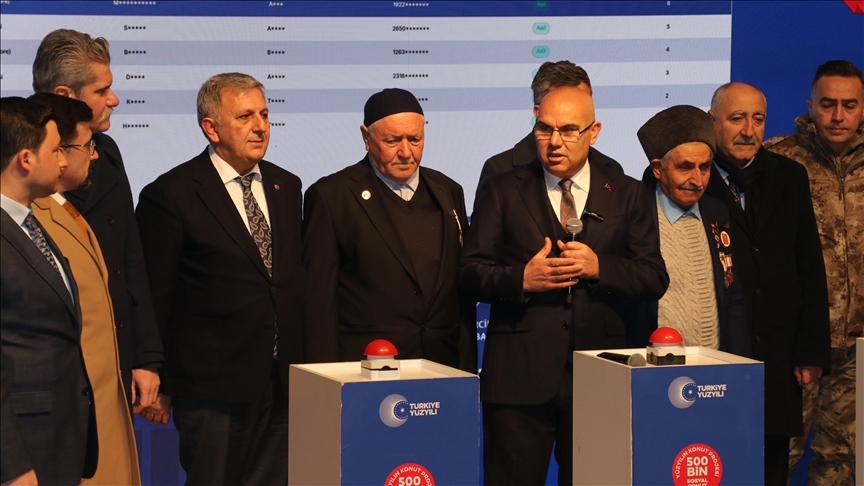 Ağrı'da Yüzyılın Konut Projesi kapsamında yapılacak konutların hak sahipleri kurayla belirlendi