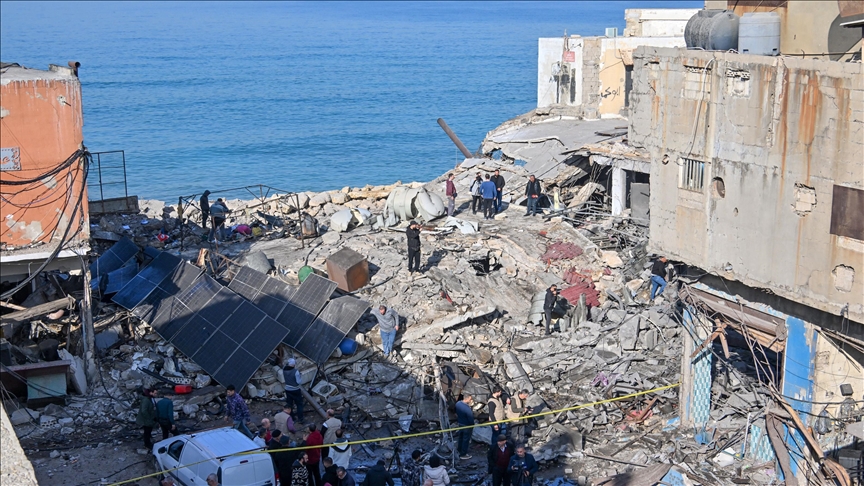 2 killed in fresh Israeli strikes in southern Lebanon despite ceasefire