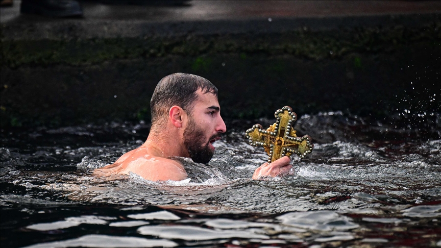 Li Halîçê merasima ji behrê derxistina xaç hat lidarxistin