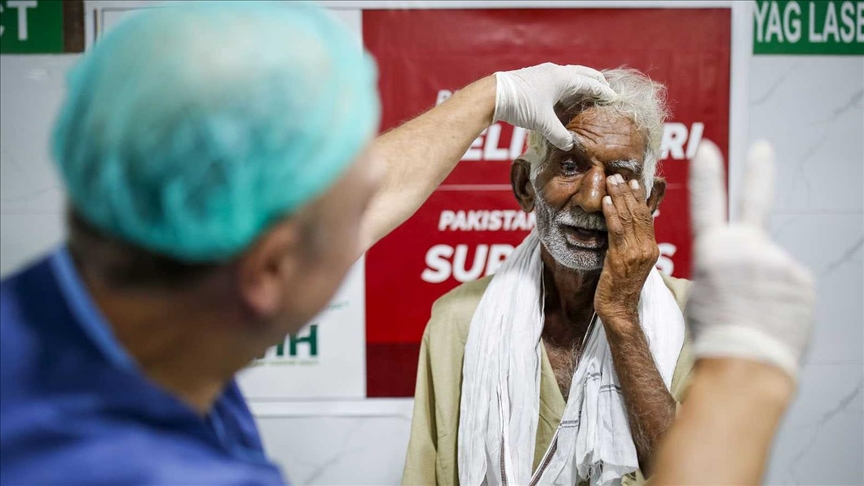 "الإغاثة الإنسانية" التركية تجري 17 ألف عملية عيون خلال 2025
