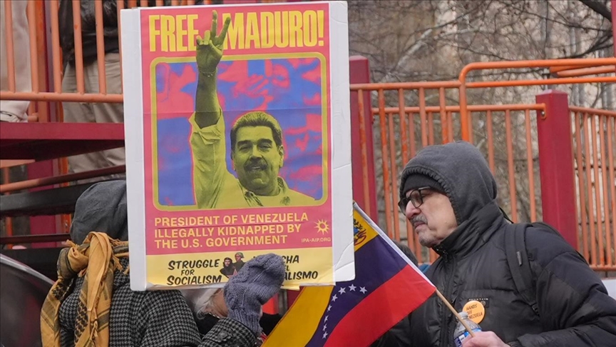 Sondazh  Amerikanët pothuajse të ndarë në mënyrë të barabartë për kapjen e Maduros