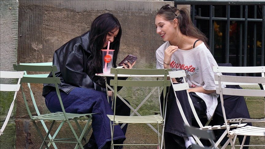 Le Royaume-Uni appelle X à lutter contre l’abus de deepfakes générés par l’IA visant des femmes et des jeunes filles