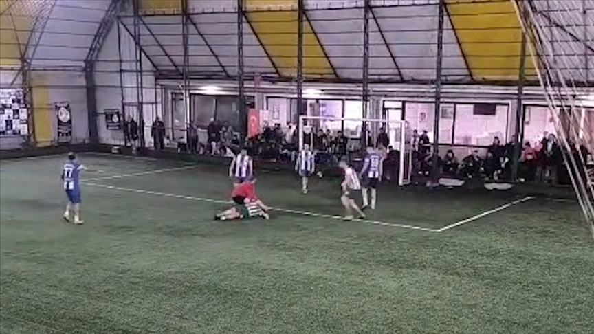 Tekirdağ'da dili boğazına kaçan futbolcuyu hakem kurtardı