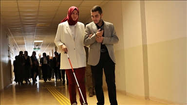 OMÜ'de görme engelliler için "Yapay Zeka Görme Engelli Asistanı" hizmete girdi