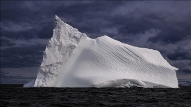 Grönland'ın Prudhoe buz tabakası, yaklaşık 7 bin yıl önce 2100 için öngörülen sıcaklıklarda eridi