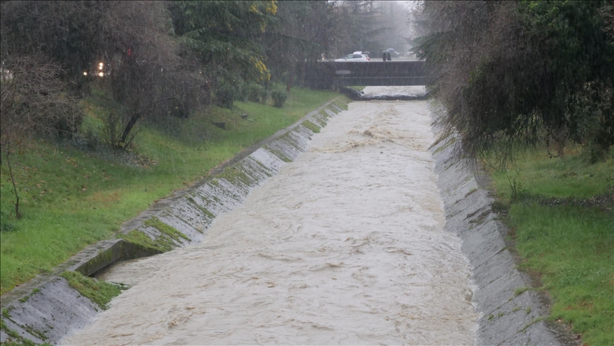 Përmbytjet në Shqipëri  autoritetet vazhdojnë angazhimin në disa zona