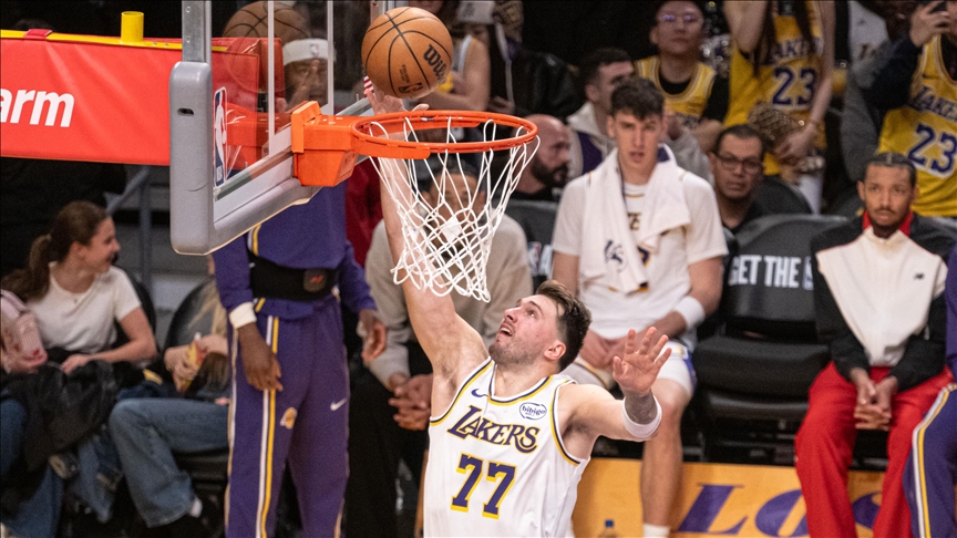 NBA'de Lakers, Luka Doncic ve LeBron James ikilisiyle kazandı