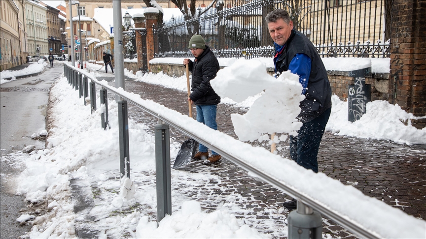 reshjet-e-bores-dhe-shiu-i-akullt-shkaktojne-pengesa-ne-sarajeve-zagreb-dhe-lubjane