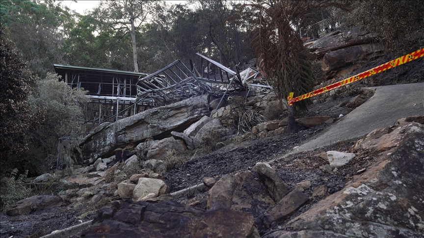 Australia issues evacuation warnings as heatwave fuels bushfires in southern regions