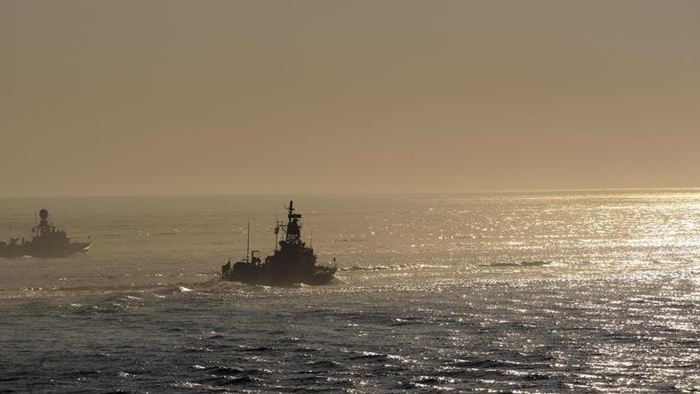 Moscou envoie des navires et un sous-marin pour protéger un pétrolier traqué par les États-Unis