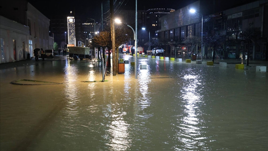 Kosovë  reshjet e dendura shtyjnë fillimin e procesit mësimor më 12 janar