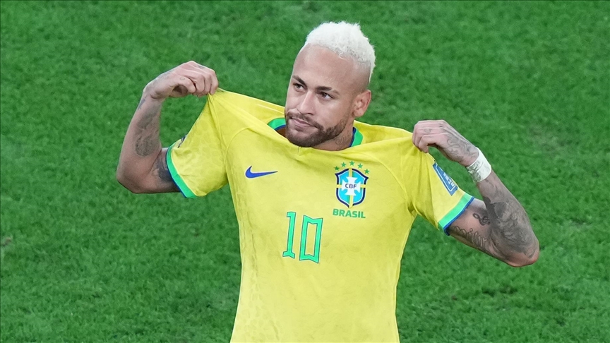 Neymar, Santos ile sözleşmesini 2026 sonuna kadar uzattı