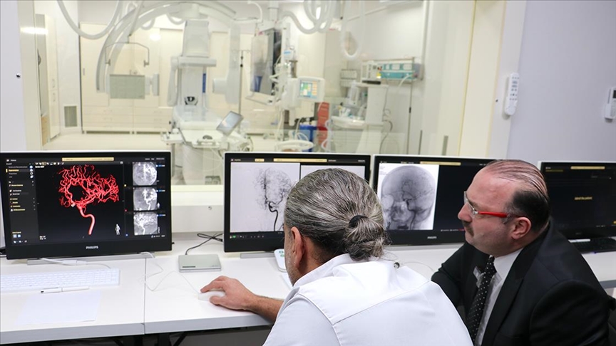 Atatürk Üniversitesi "yeni nesil anjiyografi cihazı"yla inme hastalarına hızlı müdahale edecek