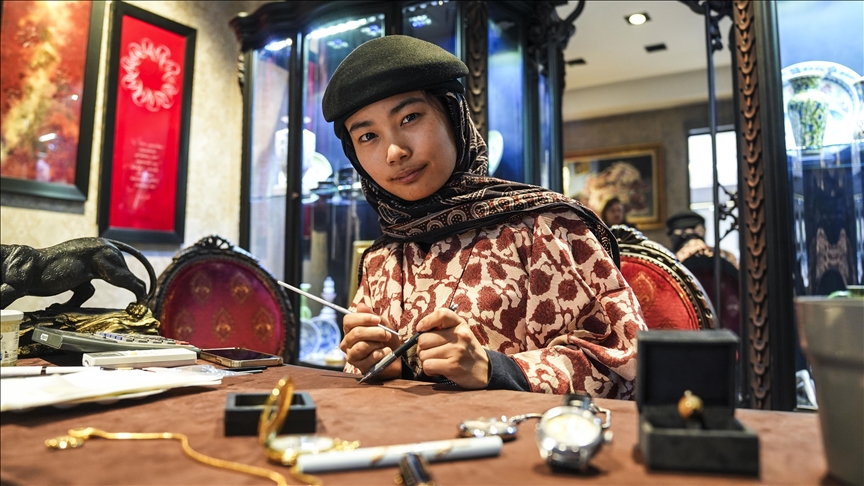 Müslüman olan Japon öğrenci, İstanbul'da Türk sanatlarını öğreniyor