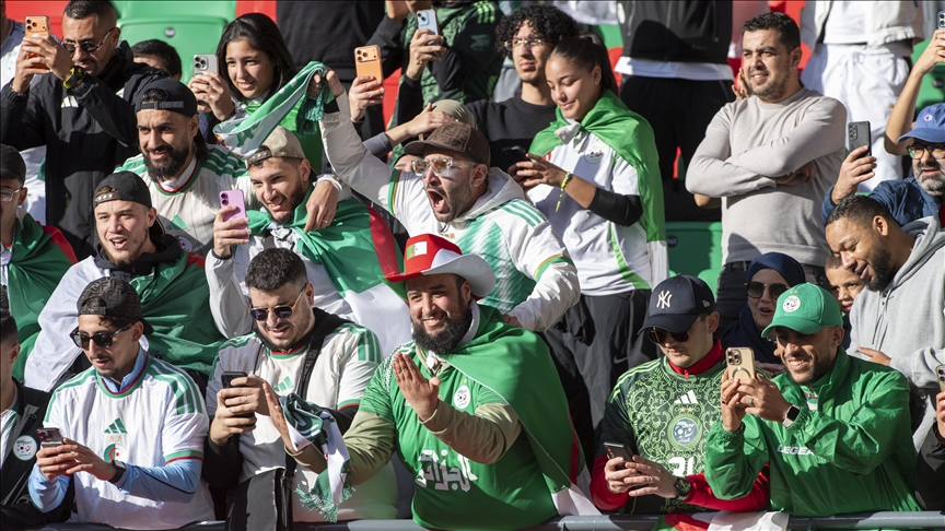 جماهير مغربية تشارك الجزائريين فرحة التأهل لربع نهائي كأس إفريقيا