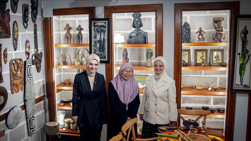 زوجة رئيس وزراء ماليزيا تزور "البيت الإفريقي" في أنقرة