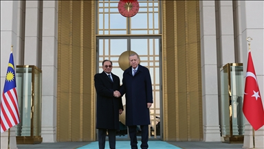 Le président turc Recep Tayyip Erdogan reçoit le Premier ministre malaisien Anwar Ibrahim à Ankara