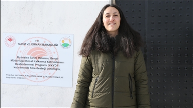 Kars'ta girişimci kadın devlet desteğiyle hayalini gerçekleştirip çiftlik kurdu