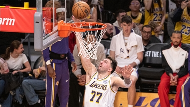 NBA'de Lakers, Luka Doncic ve LeBron James ikilisiyle kazandı