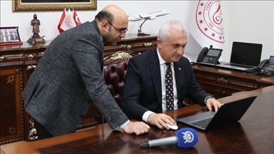 Muş Valisi Avni Çakır, AA'nın "Yılın Kareleri" oylamasına katıldı