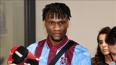 Trabzonspor'un anlaşmaya vardığı Chibuike Nwaiwu, Trabzon'a geldi