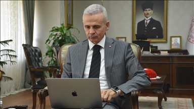 Karaman'da Vali Çiçekli, AA'nın "Yılın Kareleri" oylamasına katıldı