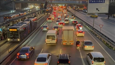 İstanbul'da akşam saatlerinde trafik yoğunluğu yüzde 80'e çıktı