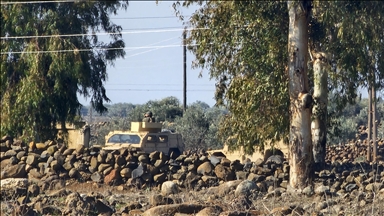 سوريا.. قوات إسرائيلية تتوغل في ريف القنيطرة وترفع علمها