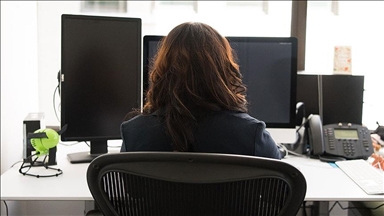 US job openings reach 7.1M in November, below estimates