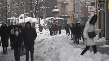Ledena kiša i snijeg donijeli nove probleme građanima Sarajeva