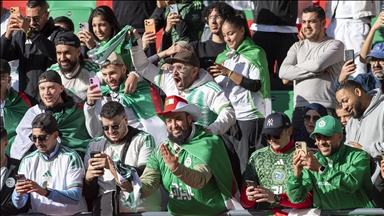 جماهير مغربية تشارك الجزائريين فرحة التأهل لربع نهائي كأس إفريقيا