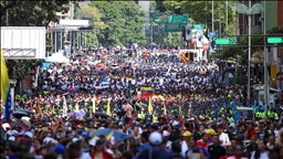 Mijëra persona marshuan në Venezuelë në mbështetje të Maduros